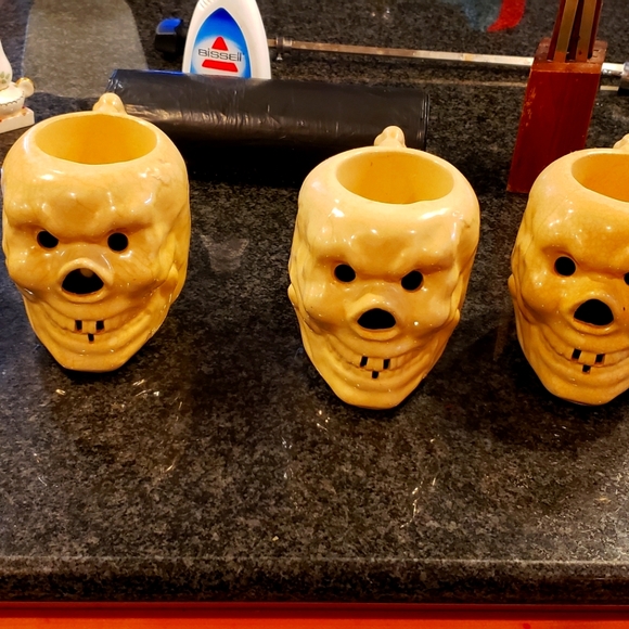 4 1948 trader vics skull mugs from seattle - Picture 1 of 7